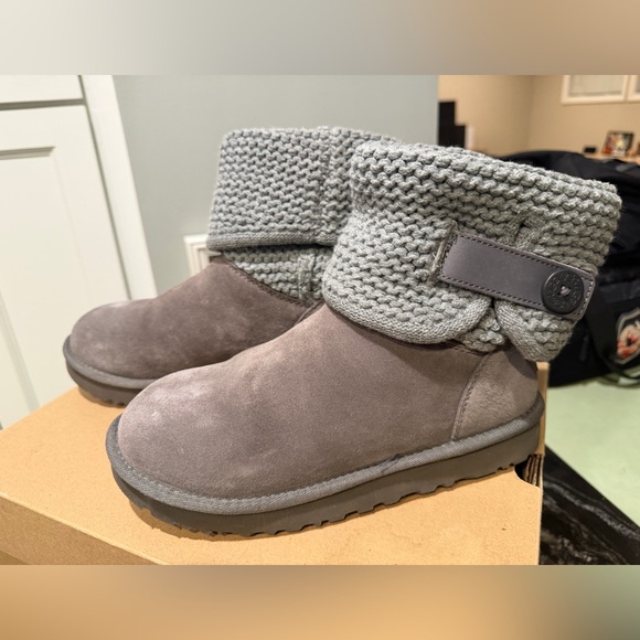 UGG Shoes - Ugg shaina boot Gray Knit Cuff Boots